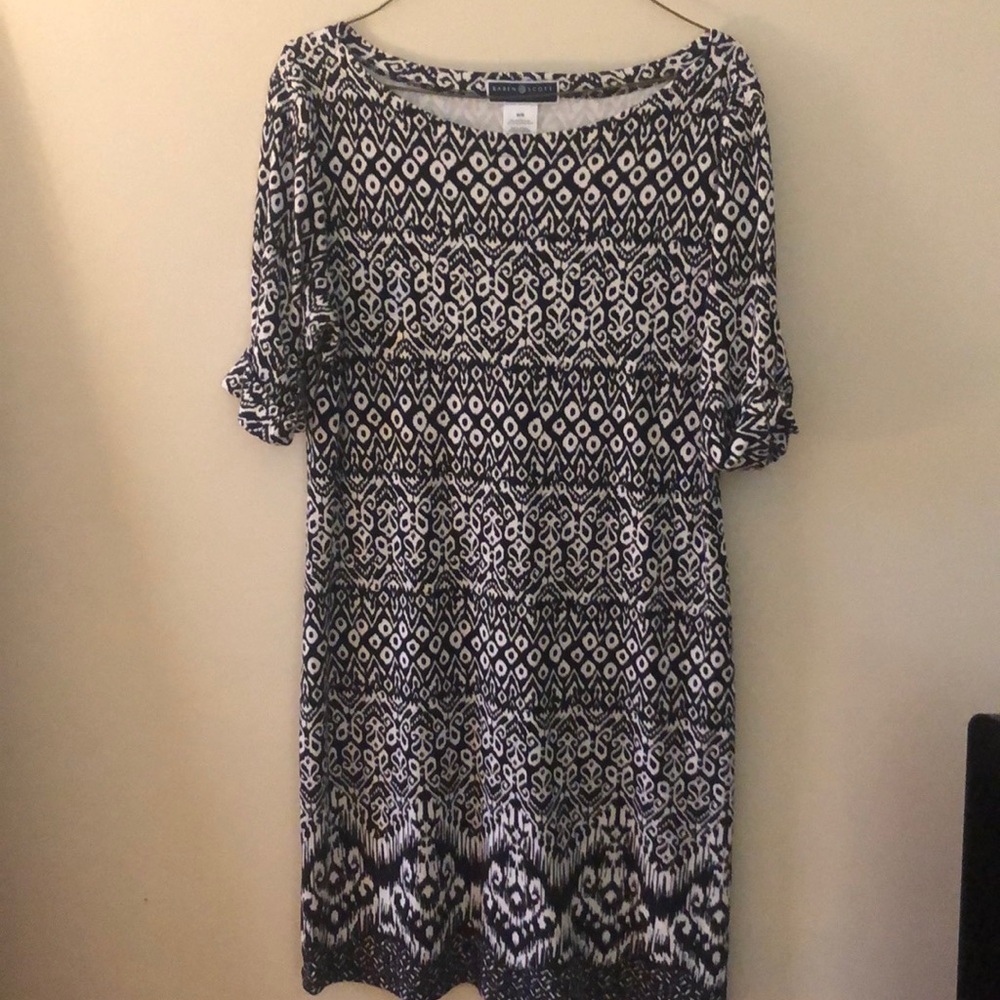 Black and white patterned dress